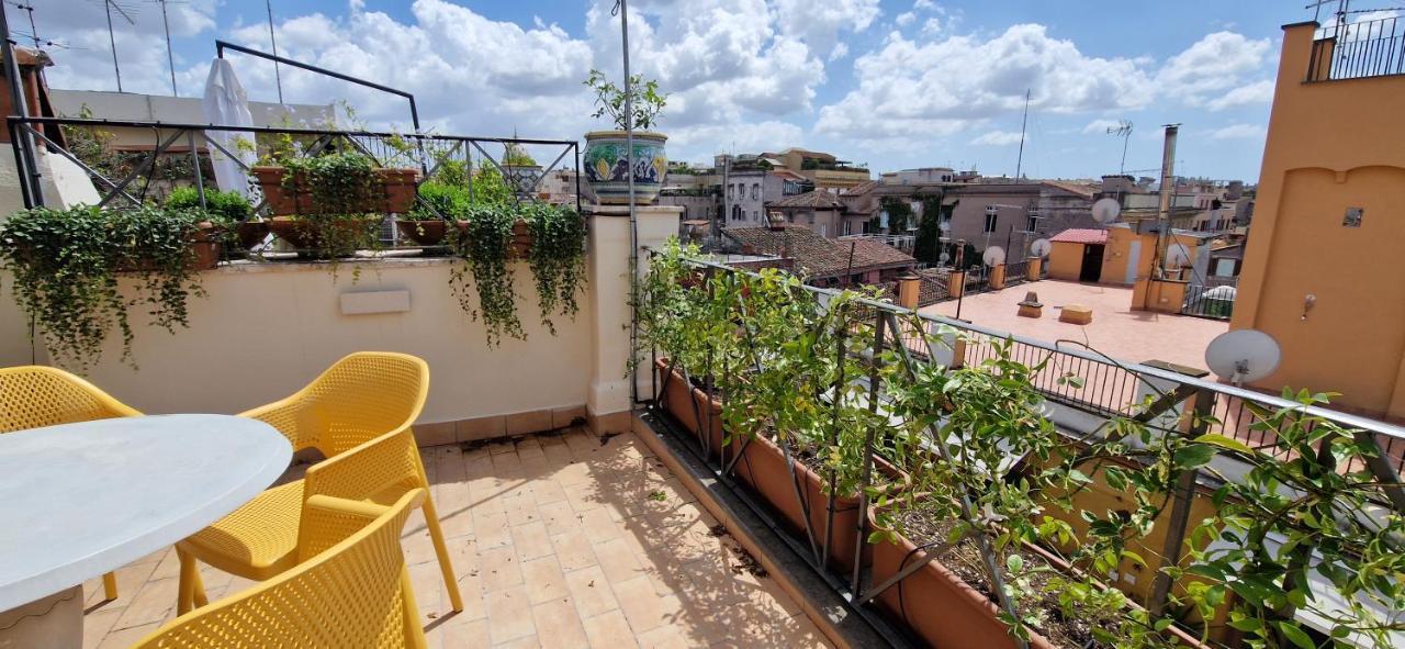 Raffaello Terrace - Near Piazza Navona Apartment